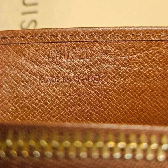 📍SOLD📍Louis Vuitton Monogram Wallet - Picture 3 of 17